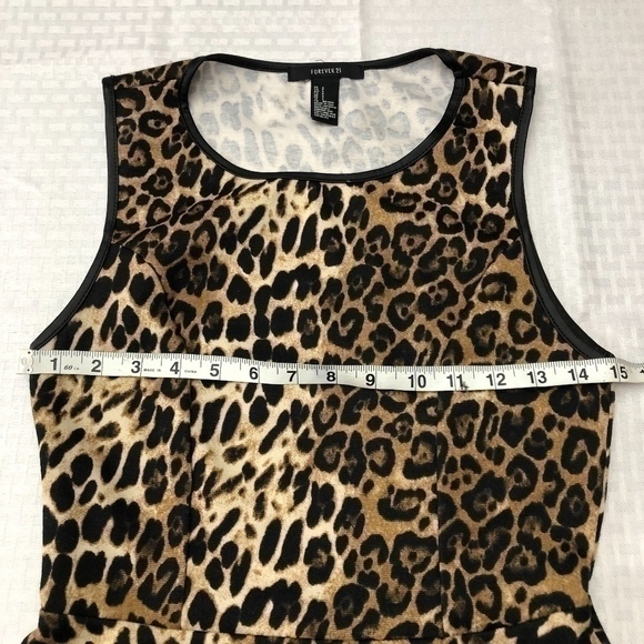 🦄2/$20 Forever 21 Cheetah Peplum Blouse - Picture 5 of 7